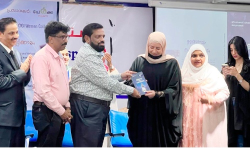 ക​ഥാ​സ​മാ​ഹാ​ര​ങ്ങ​ളു​ടെ പ്ര​കാ​ശ​നം