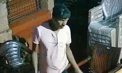 Theft at a furniture store