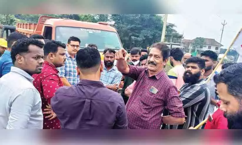 പൊരിയാനിയിൽ ടോൾ ബൂത്ത് നിർമാണം തടഞ്ഞു