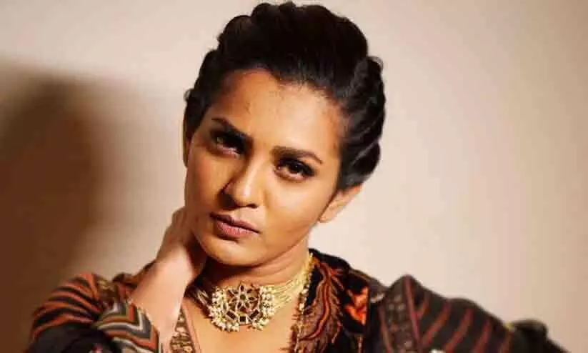 പുതിയ സന്തോഷം പങ്കുവെച്ച് പാർവതി  തിരുവോത്ത്