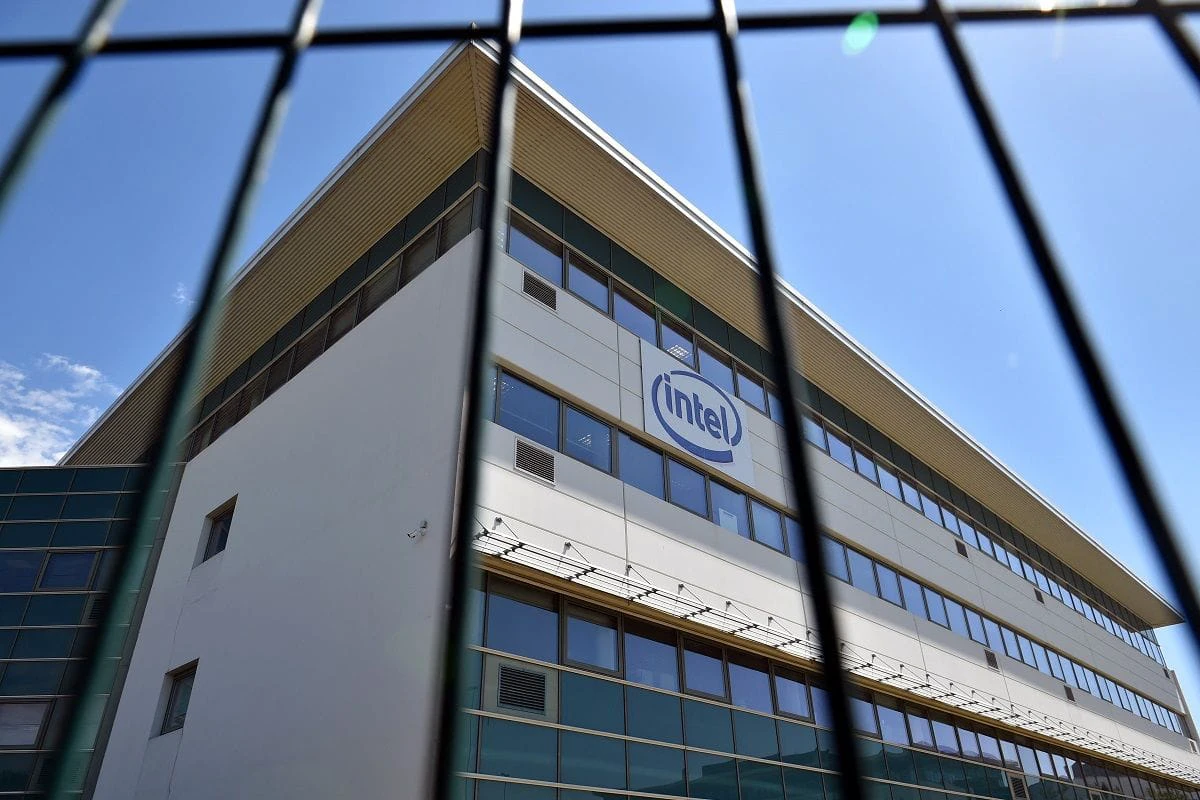 ജീവനക്കാരെ പിരിച്ചുവിടാൻ തുടങ്ങി ഇന്റൽ; നിരവധി പേർ ശമ്പളമില്ലാത്ത അവധിയിൽ ജീവനക്കാരെ പിരിച്ചുവിടാൻ തുടങ്ങി ഇന്റൽ; നിരവധി പേർ ശമ്പളമില്ലാത്ത അവധിയിൽ