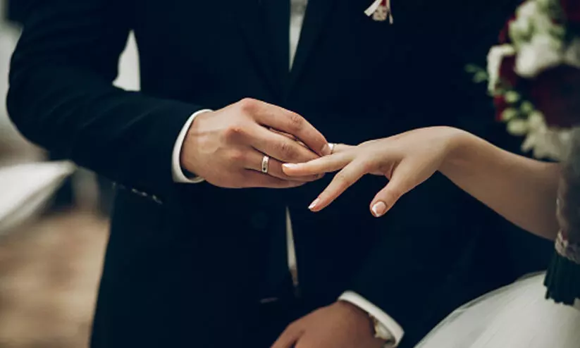 ക്രൈസ്തവരുടെ വിവാഹമോചനം: ഹരജി നൽകാൻ വിവാഹം കഴിഞ്ഞ് ഒരു വർഷമാവണമെന്ന വ്യവസ്ഥ റദ്ദാക്കി ക്രൈസ്തവരുടെ വിവാഹമോചനം: ഹരജി നൽകാൻ വിവാഹം കഴിഞ്ഞ് ഒരു വർഷമാവണമെന്ന വ്യവസ്ഥ റദ്ദാക്കി