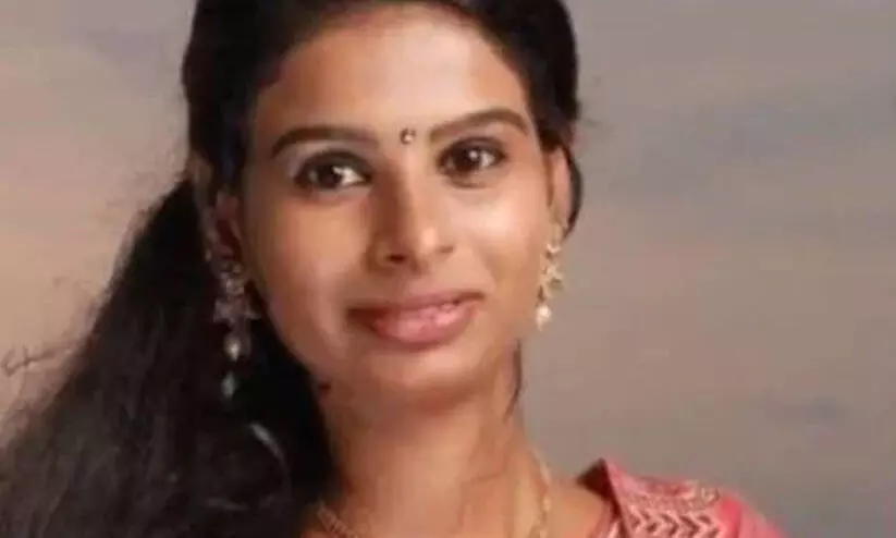 അമ്മയും കുഞ്ഞും മരിച്ച സംഭവം: ആരോഗ്യനില ബന്ധുക്കളെ അറിയിക്കാതിരുന്നത് വീഴ്ച