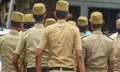 തിയറ്ററിൽ കാന്താര കാണാനെത്തിയ മുസ്ലിം യുവാവിനും യുവതിക്കും നേരെ കൈയേറ്റം