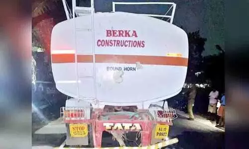 അനൂപിന്റെ ജീവനെടുത്തത് നിർത്തിയിട്ട ടാങ്കർ