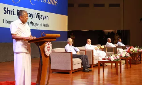 കേരളം ഉന്നതവിദ്യാഭ്യാസത്തിന്‍റെ കേന്ദ്രമാക്കുമെന്ന് മുഖ്യമന്ത്രി