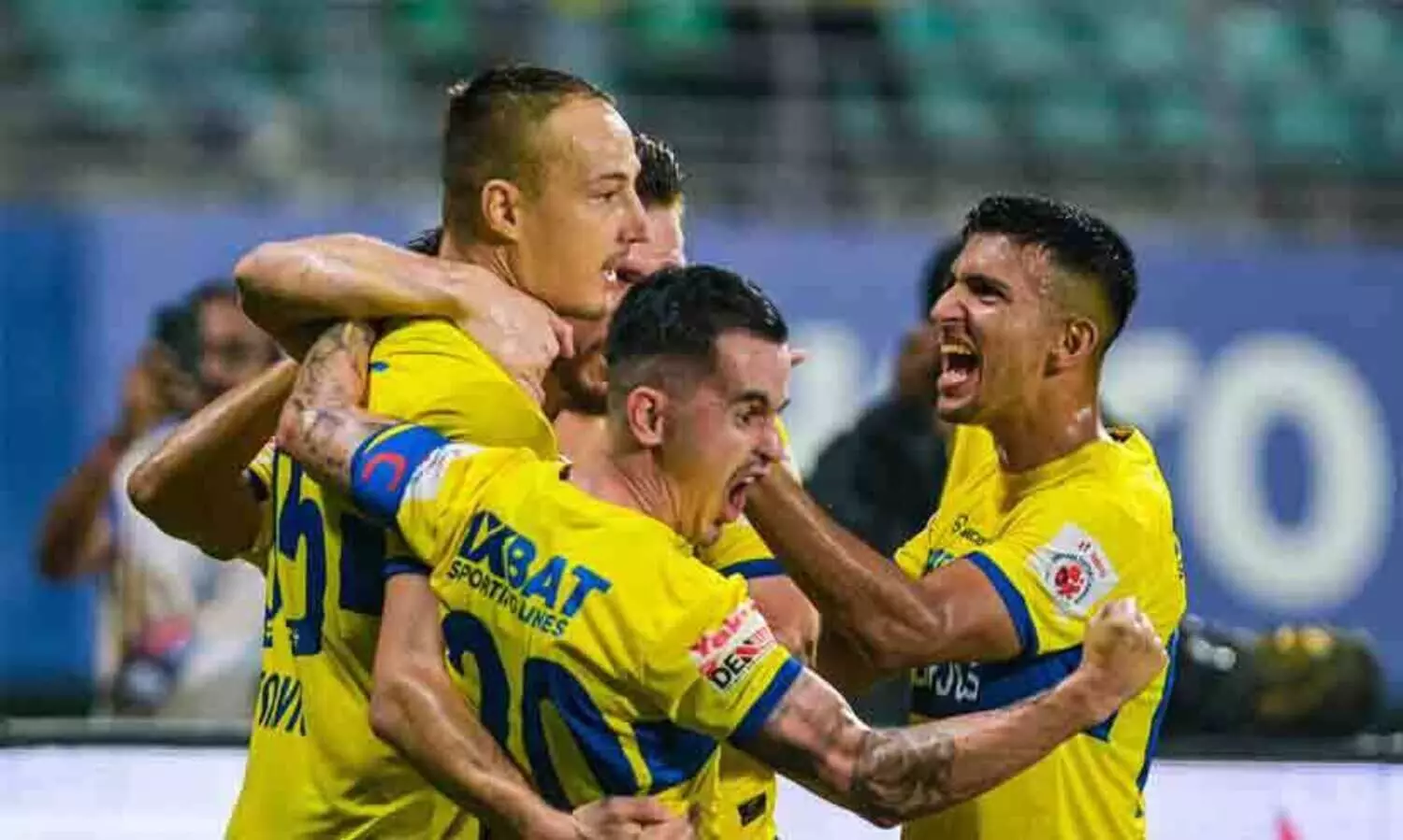 തിരിച്ചടിച്ച് ബ്ലാസ്റ്റേഴ്സ്; ബംഗളൂരുവിനെതിരെ 2-1ന് മുന്നിൽ