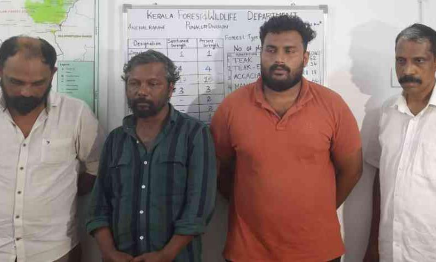 തിമിംഗല ഛർദ്ദിയുമായി നാല് പേർ പിടിയിൽ