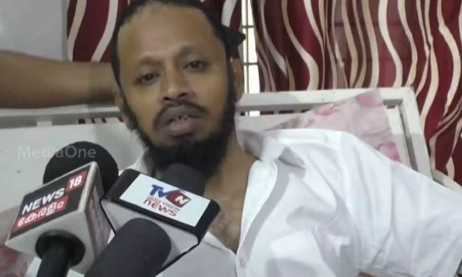 മദ്രസാധ്യാപകന് അയൽവാസിയുടെ വെട്ടേറ്റു