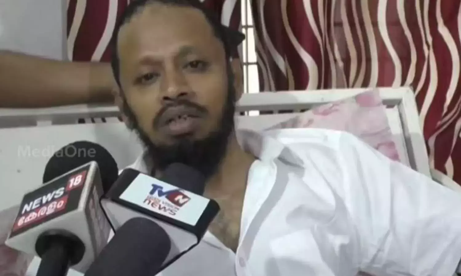 മദ്രസാധ്യാപകന് അയൽവാസിയുടെ വെട്ടേറ്റു