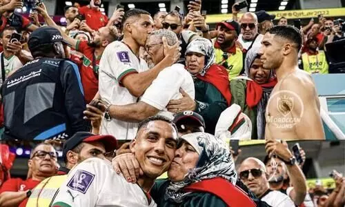 ഞങ്ങളിപ്പോൾ ലോകത്തിന്റെ ടീമാണ്- ആഘോഷത്തിരയിലമർന്ന് മൊറോക്കോയും ആഫ്രിക്കയും ഞങ്ങളിപ്പോൾ ലോകത്തിന്റെ ടീമാണ്- ആഘോഷത്തിരയിലമർന്ന് മൊറോക്കോയും ആഫ്രിക്കയും