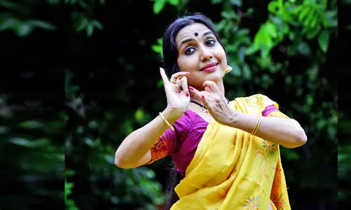 കലയുടെ നീന ഭാഷ്യങ്ങൾ കലയുടെ നീന ഭാഷ്യങ്ങൾ