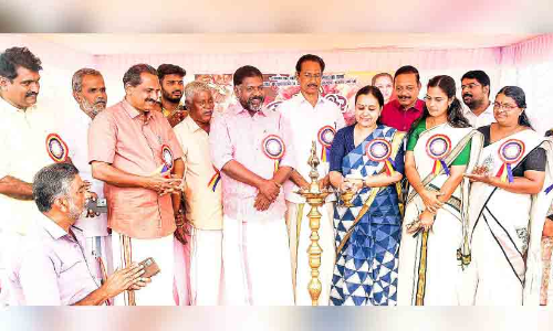 പത്തനംതിട്ട ജില്ല കേരളോത്സവത്തിന് കൊടുമണ്ണില്‍ വര്‍ണാഭമായ തുടക്കം