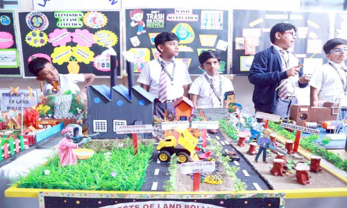 ഇ​ന്ത്യ​ൻ സ്കൂ​ൾ സൂ​ർ എ​ക്സി​ബി​ഷ​ൻ സം​ഘ​ടി​പ്പി​ച്ചു