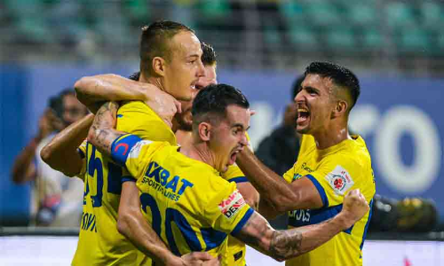 തിരിച്ചടിച്ച് ബ്ലാസ്റ്റേഴ്സ്; ബംഗളൂരുവിനെതിരെ 2-1ന് മുന്നിൽ