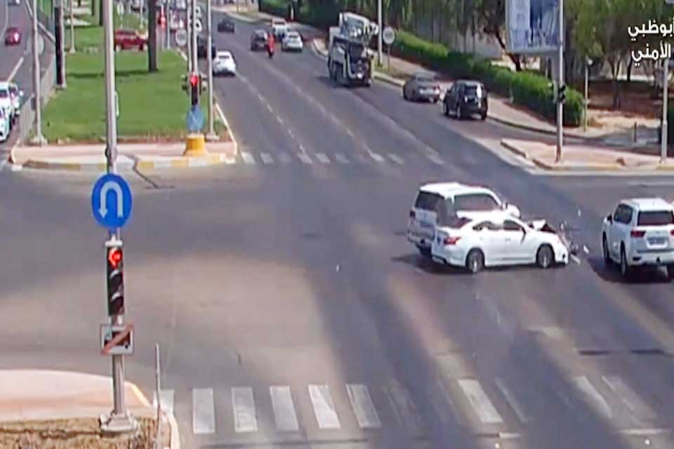 വാഹനാപകടങ്ങൾ;വില്ലനായി മൊബൈല്‍ ഫോണ്‍