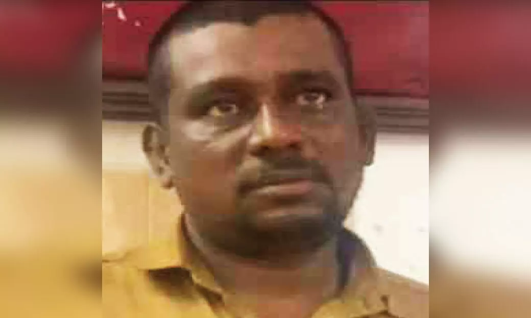 യുവാവിന്റെ മരണത്തിനിടയാക്കി നിർത്താതെ പോയ വാഹനം പിടികൂടി; ഡ്രൈവര് അറസ്റ്റില് യുവാവിന്റെ മരണത്തിനിടയാക്കി നിർത്താതെ പോയ വാഹനം പിടികൂടി; ഡ്രൈവര് അറസ്റ്റില്