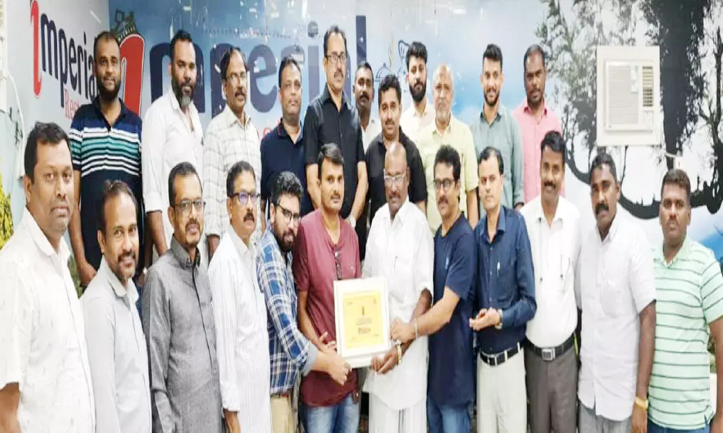 താന്നിക്കൽ കുഞ്ഞുട്ടിക്ക് കെ.എം.സി.സി സ്വീകരണം നൽകി