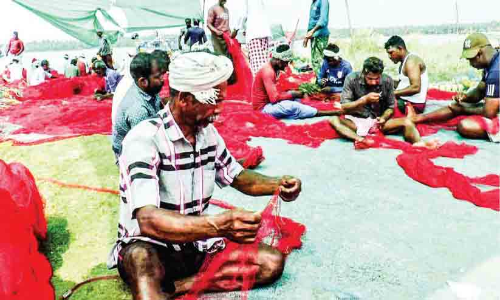 പൊന്നാനി കടപ്പുറത്ത് വള്ളങ്ങൾ കെട്ടിയിടാൻ സൗകര്യമില്ല