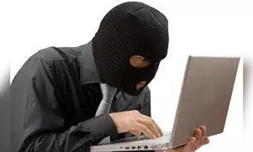 ഐ.പി.എസുകാരൻ ചമഞ്ഞ് 12 ലക്ഷം തട്ടിയ അഞ്ചു പേർക്കെതിരെ കേസ്