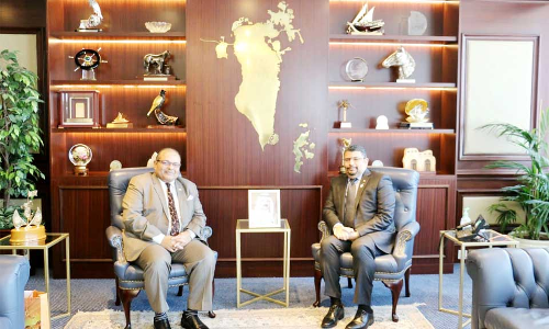 ഇ​ന്ത്യ​ൻ അം​ബാ​സ​ഡ​ർ വൈ​ദ്യു​തി മ​​ന്ത്രി​യു​മാ​യി കൂ​ടി​ക്കാ​ഴ്ച ന​ട​ത്തി