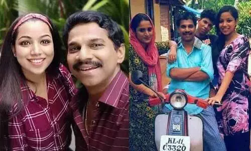 ഉപ്പാന്റെ റസിയ മോൾ ഇന്ന് എയർ ഹോസ്റ്റസാ; മകളെ കണ്ടുമുട്ടിയ സന്തോഷം പങ്കുവെച്ച് മൂസക്കായി