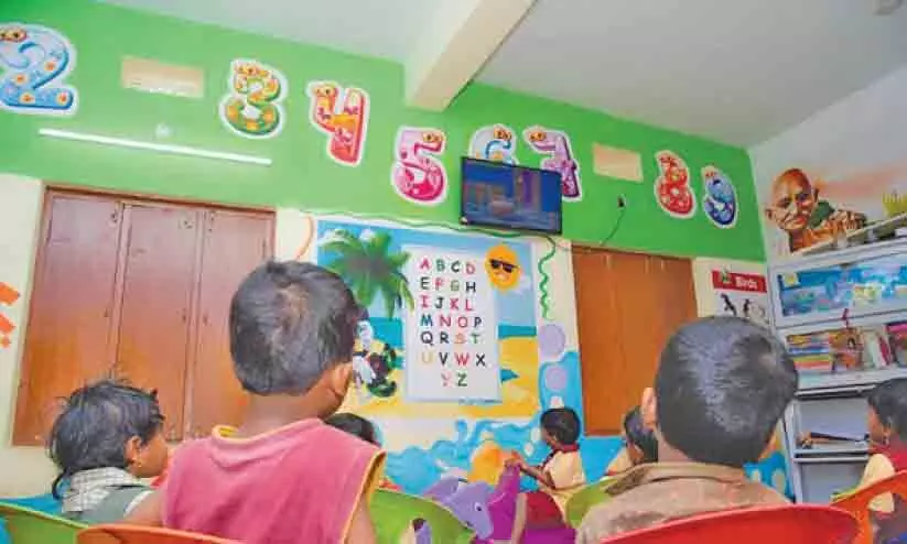 സർക്കാർ ഫണ്ടില്ല; കർണാടകയിലെ അംഗൻവാടികളിൽ മുട്ട വിതരണം നിർത്തി സർക്കാർ ഫണ്ടില്ല; കർണാടകയിലെ അംഗൻവാടികളിൽ മുട്ട വിതരണം നിർത്തി