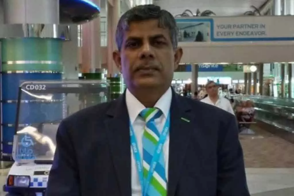 42 വിമാന വർഷങ്ങൾക്കൊടുവിൽ ബാബു നാട്ടിലേക്ക് പറക്കുന്നു 42 വിമാന വർഷങ്ങൾക്കൊടുവിൽ ബാബു നാട്ടിലേക്ക് പറക്കുന്നു