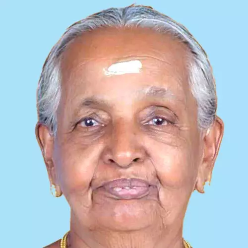 സ​രോ​ജി​നി അ​മ്മ