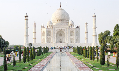താജ്മഹലിൽ സന്ദർശനത്തിനെത്തിയ വിദേശ ടൂറിസ്റ്റിന് കോവിഡ്; ആളെ കാണാനില്ലെന്ന് അധികൃതർ