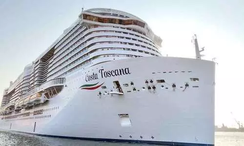 ഇ​റ്റാ​ലി​യ​ൻ ആ​ഡം​ബ​ര​ക്ക​പ്പ​ൽ  കോ​സ്റ്റ ടോ​സ്കാ​ന സ​ലാ​ല​യി​ൽ