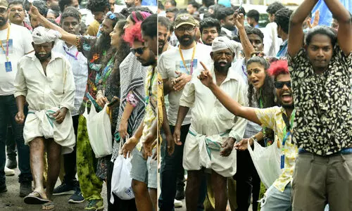 ചലച്ചിത്രമേള; പൊല്ലാപ്പായി ആപ്, പ്രായമായവർ പടിക്ക്​ പുറത്തുതന്നെ