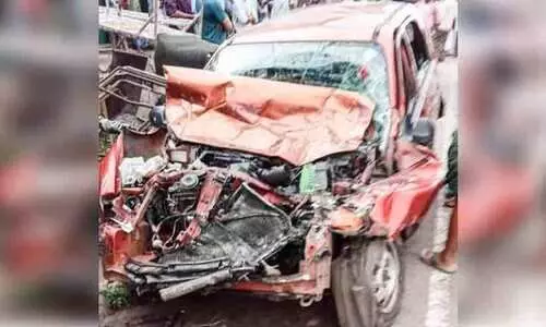 കെ.എസ്.ആർ.ടി.സി ബസും കാറും കൂട്ടിയിടിച്ചു