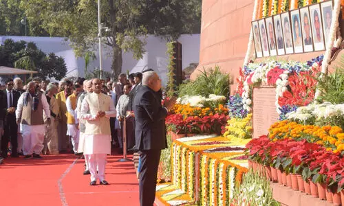 പാർലമെന്റ് ഭീകരാക്രമണം: സൈനികർക്ക് രാജ്യത്തിന്റെ ആദരം