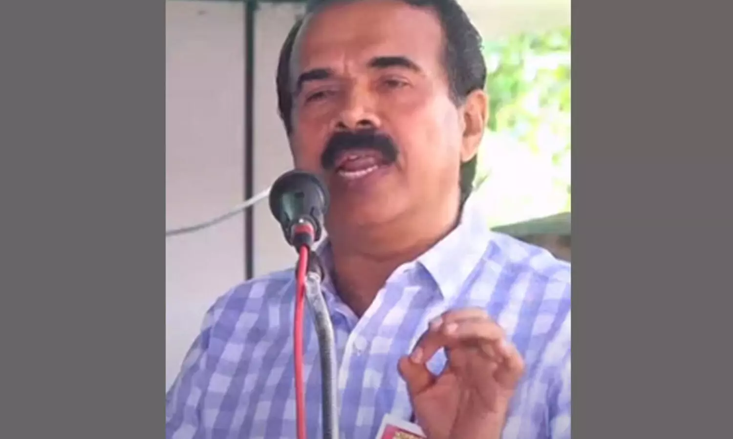 ഹാൻവീവ് എം.ഡി തെണ്ടിയെന്ന് ജെയിംസ് മാത്യു