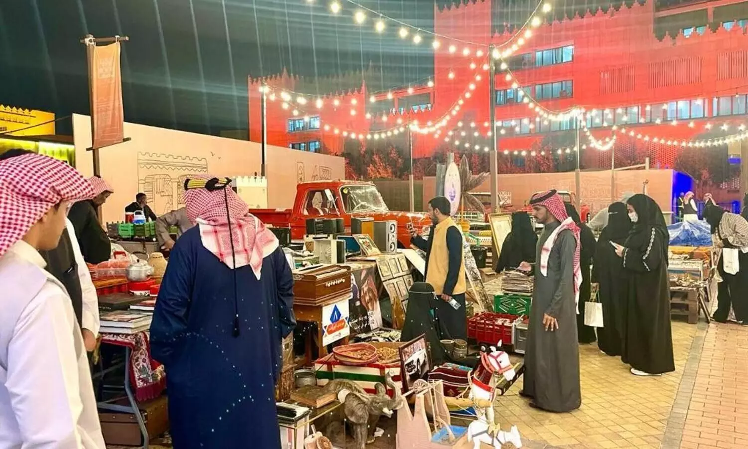 റിയാദ് സീസൺ: ദീരയിലെ പുരാതന ചന്തയിലും ഉത്സവമേളം