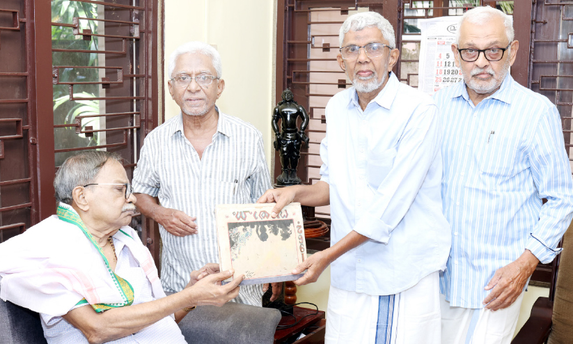 കൗമാരക്കാരെല്ലാം 70 പിന്നിട്ടു; പരപ്പിൽ സംഘത്തിന് ഇപ്പോഴും ചെറുപ്പം കൗമാരക്കാരെല്ലാം 70 പിന്നിട്ടു; പരപ്പിൽ സംഘത്തിന് ഇപ്പോഴും ചെറുപ്പം