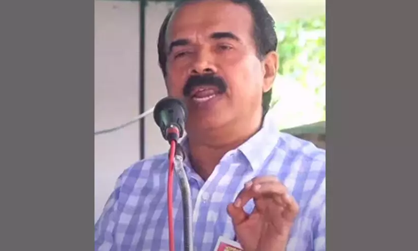 ഹാൻവീവ് എം.ഡി തെണ്ടിയെന്ന് ജെയിംസ് മാത്യു ഹാൻവീവ് എം.ഡി തെണ്ടിയെന്ന് ജെയിംസ് മാത്യു