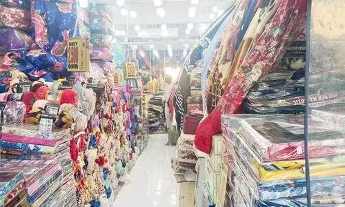 തണുപ്പ് എത്താൻ വൈകുന്നു ; കമ്പിളി വിപണി തണുത്തുതന്നെ