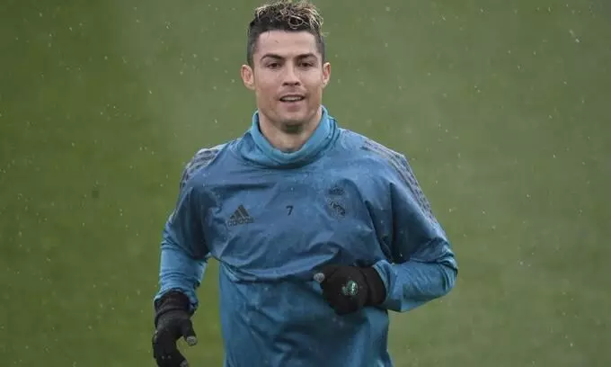 റയൽ കളിമുറ്റത്ത് പരിശീലനം തുടങ്ങി ക്രിസ്റ്റ്യാനോ; പുതിയ തട്ടകം എവിടെ? റയൽ കളിമുറ്റത്ത് പരിശീലനം തുടങ്ങി ക്രിസ്റ്റ്യാനോ; പുതിയ തട്ടകം എവിടെ?