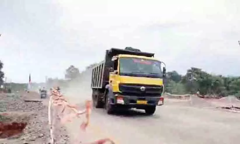 പൊരിയാനി ടോൾ ബൂത്ത്: പ്രതിഷേധം കനക്കുന്നു പൊരിയാനി ടോൾ ബൂത്ത്: പ്രതിഷേധം കനക്കുന്നു