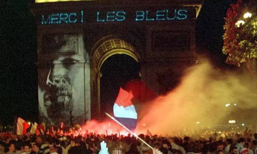 1998 ലോകകപ്പ് വിജയത്തെ തുടർന്ന് ഫ്രാൻസിൽ നടന്ന ആഘോഷം