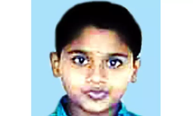 കളിക്കുന്നതിനിടെ ഷോക്കേറ്റ് വിദ്യാർഥി മരിച്ചു