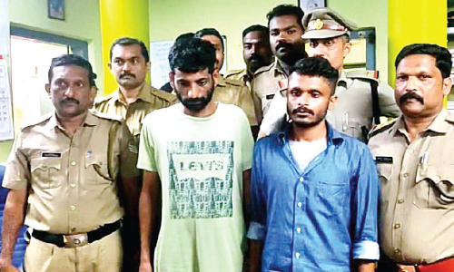 116 ഗ്രാം എം.ഡി.എം.എയുമായി രണ്ടുപേര് പടിയിൽ 116 ഗ്രാം എം.ഡി.എം.എയുമായി രണ്ടുപേര് പടിയിൽ