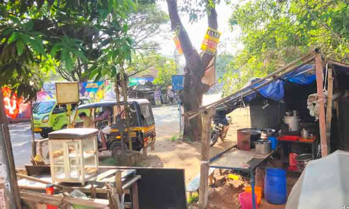 തട്ടുകട ഒഴിപ്പിക്കാനെത്തിയ അധികൃതർക്ക് മുന്നിൽ വിഷം കഴിച്ച് വീട്ടമ്മ