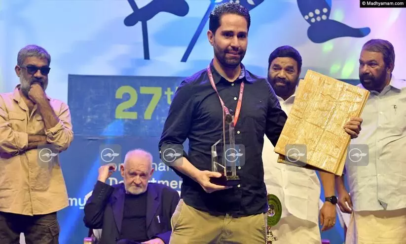 സുവർണ ചകോരം ഉതമയ്ക്ക്; ജനപ്രിയ ചിത്രം നൻ പകൽ നേരത്ത് മയക്കം സുവർണ ചകോരം ഉതമയ്ക്ക്; ജനപ്രിയ ചിത്രം നൻ പകൽ നേരത്ത് മയക്കം