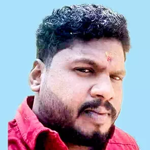 പെ​യി​ന്റി​ങ്ങി​നി​ടെ കു​ഴ​ഞ്ഞു​വീ​ണ് മ​രി​ച്ചു