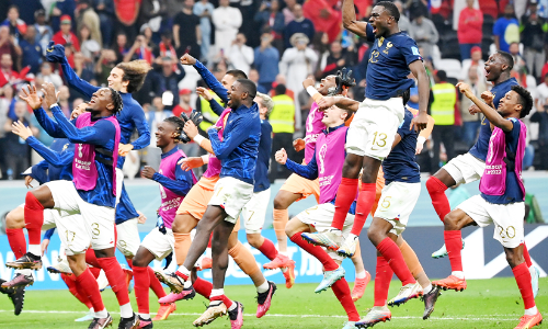 മൊറോക്കക്കെതിരായ സെമി ഫൈനൽ മത്സരത്തിൽ വിജയിച്ച ഫ്രാൻസ് ടീം മൊറോക്കക്കെതിരായ സെമി ഫൈനൽ മത്സരത്തിൽ വിജയിച്ച ഫ്രാൻസ് ടീം