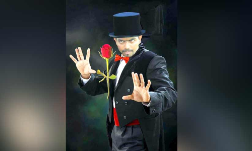 പൂ​ർ​ത്തി​യാ​കാ​ത്തൊ​രു മാ​ജി​ക്​ ട്രി​ക്ക്​ പോ​ലെ...