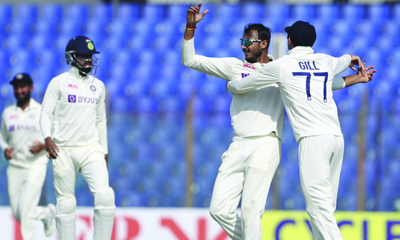 അരങ്ങേറ്റക്കാരൻ സാക്കിർ ഹസന് സെഞ്ച്വറി; ബംഗ്ലാദേശ് പൊരുതുന്നു; ഇന്ത്യക്ക് ജയം നാലു വിക്കറ്റ് അകലെ